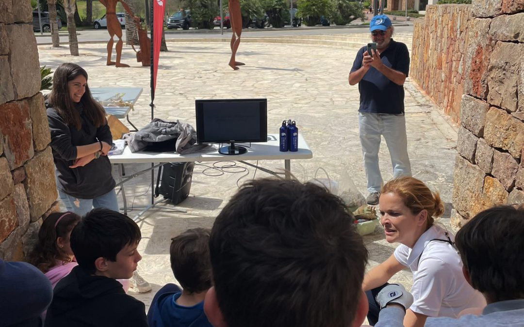 Sesión formativa con los pequeños deportistas de La Sella Golf